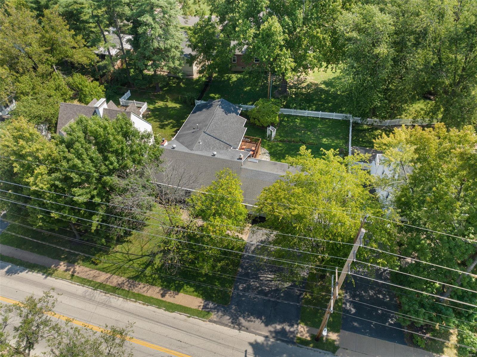 990 N Woodlawn Avenue