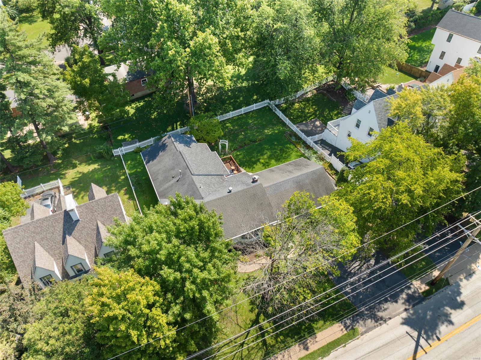 990 N Woodlawn Avenue