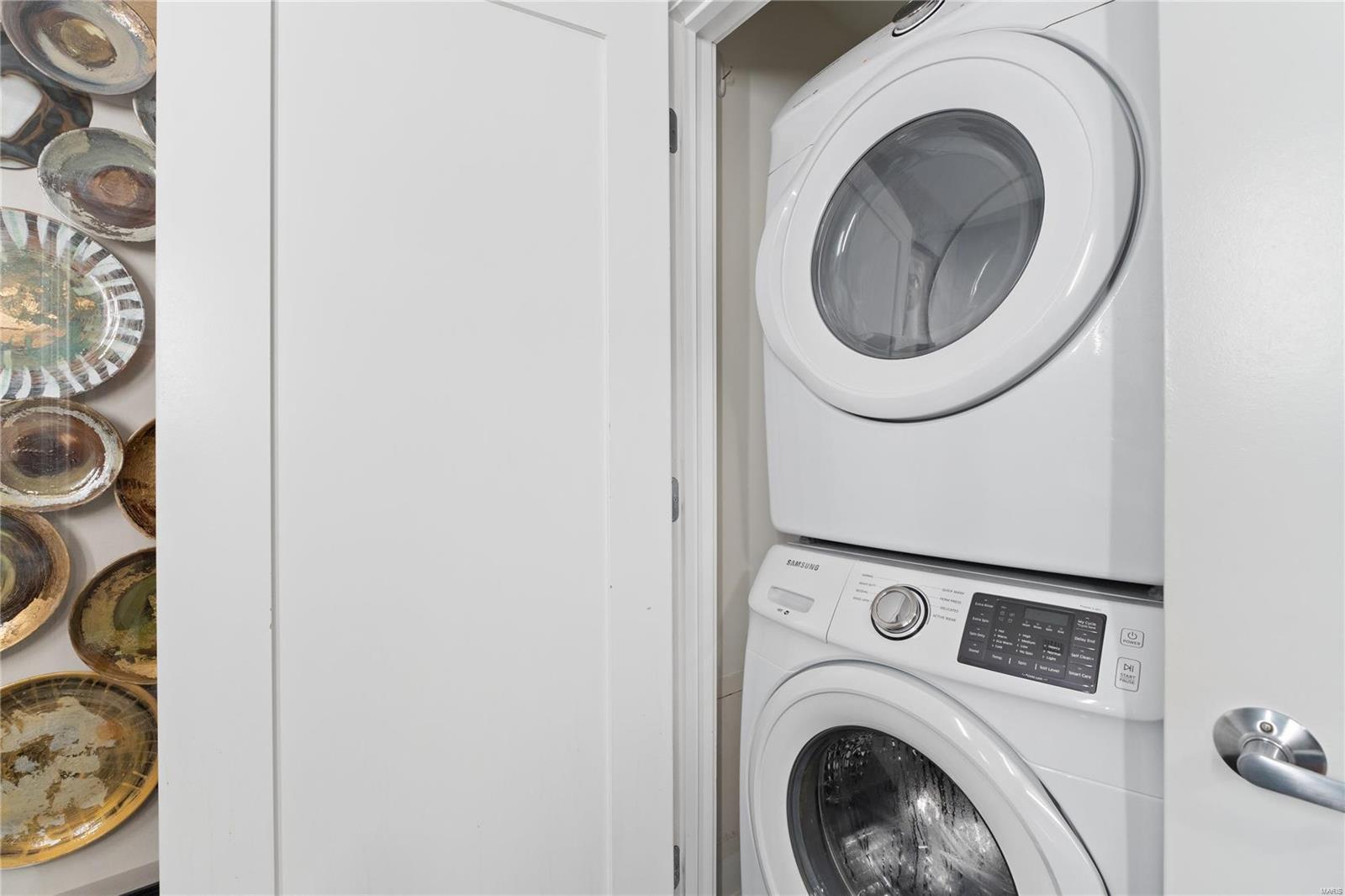 4909 Laclede Avenue Unit: 1306