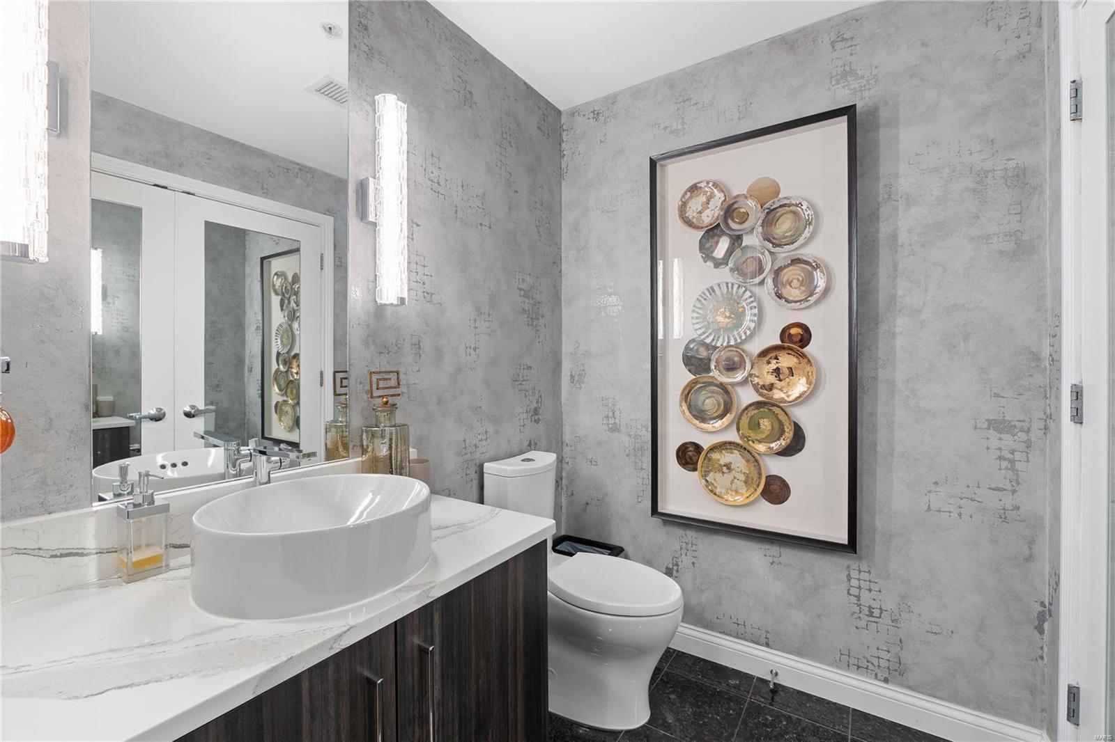 4909 Laclede Avenue Unit: 1306