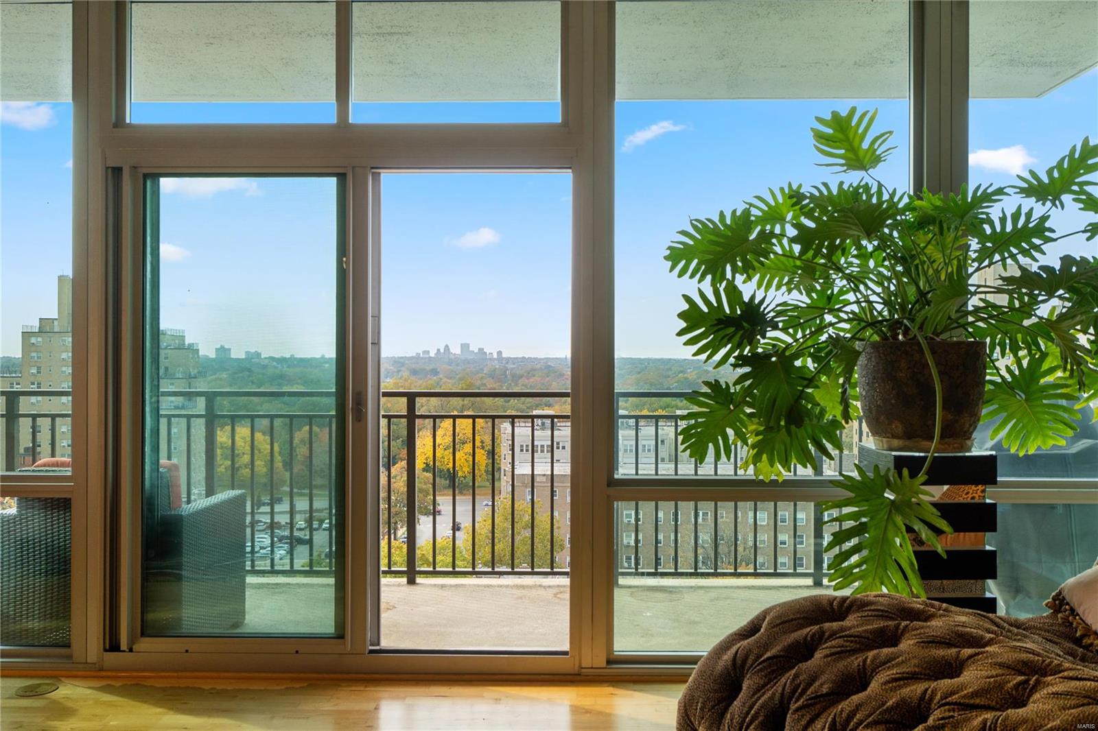 4909 Laclede Avenue Unit: 1306