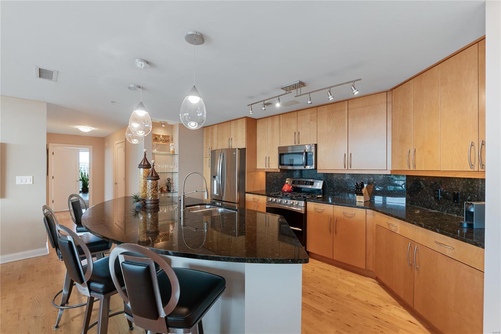 4909 Laclede Avenue Unit: 1306