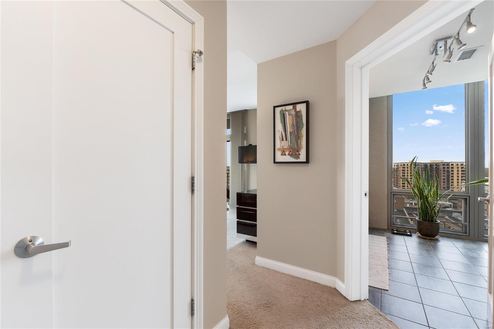 4909 Laclede Avenue Unit: 1306