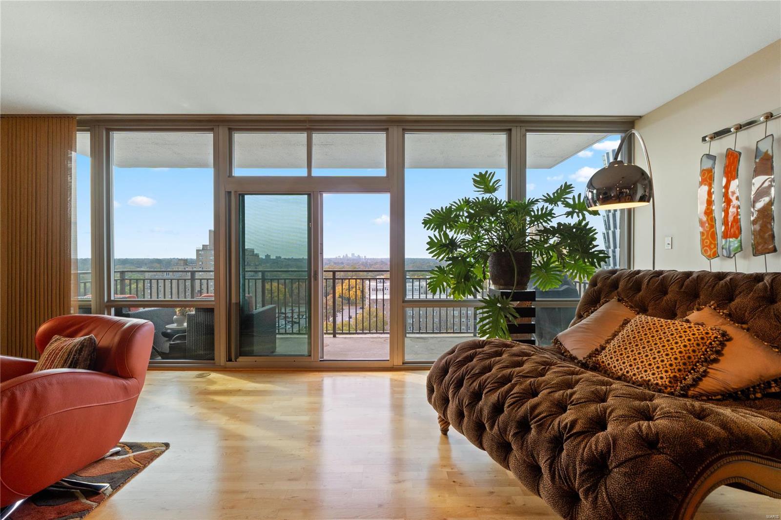 4909 Laclede Avenue Unit: 1306