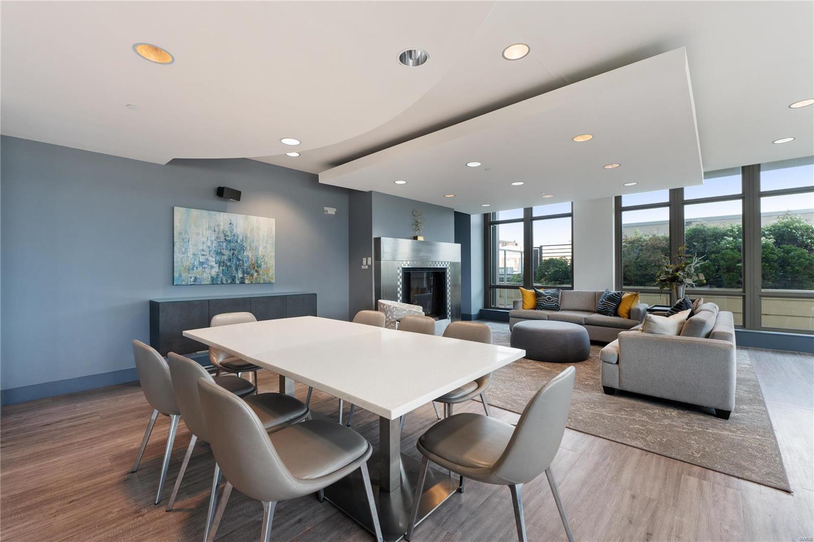 4909 Laclede Avenue Unit: 1306