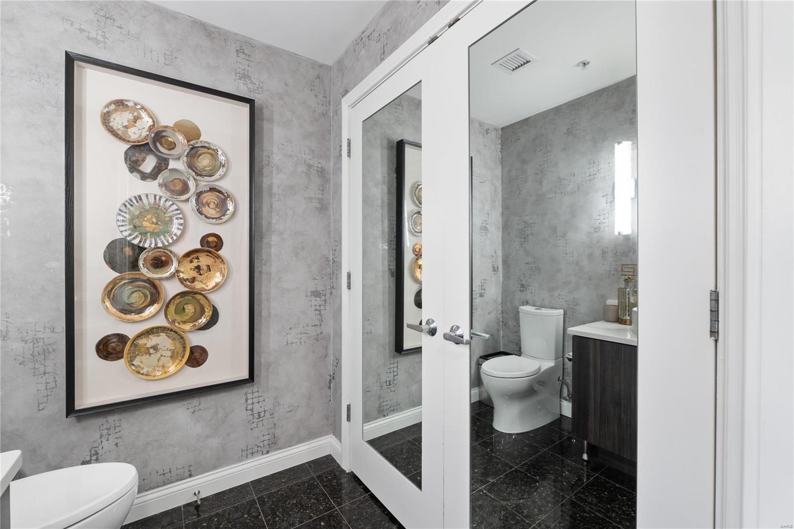 4909 Laclede Avenue Unit: 1306