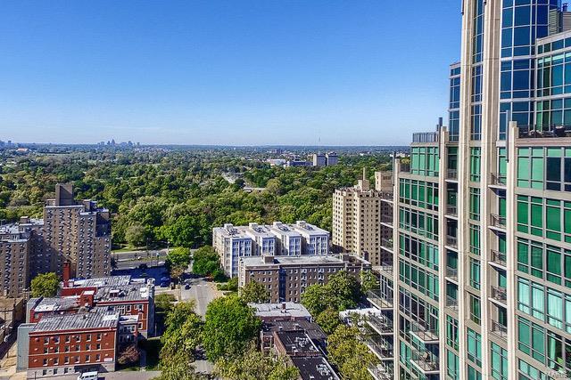 4909 Laclede Avenue Unit: 1306