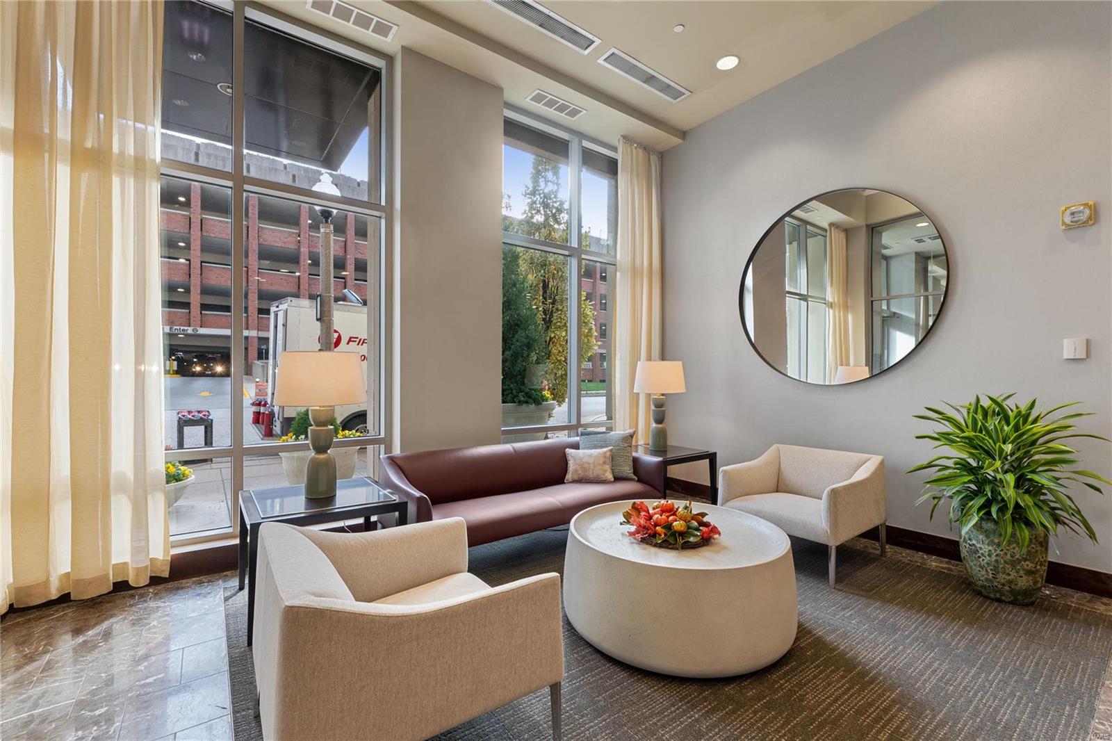 4909 Laclede Avenue Unit: 1306