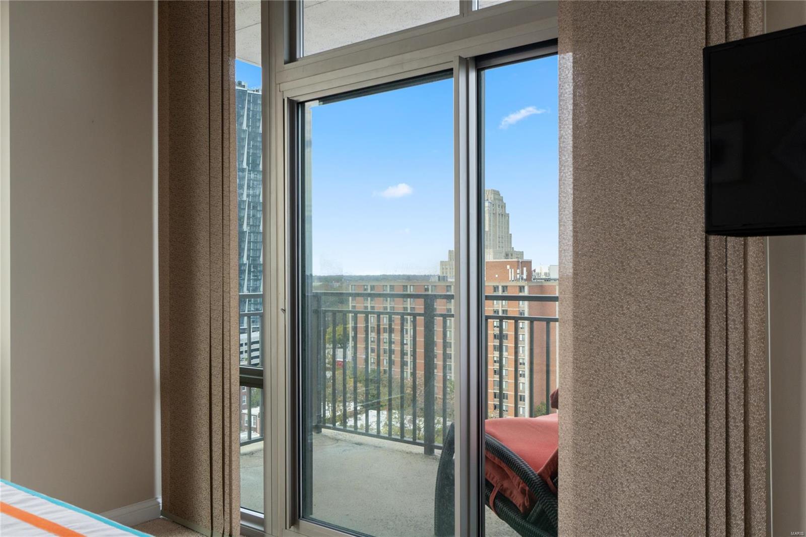 4909 Laclede Avenue Unit: 1306