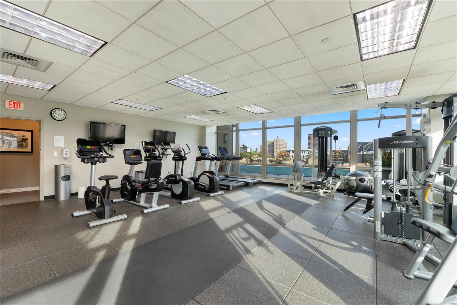 4909 Laclede Avenue Unit: 1306