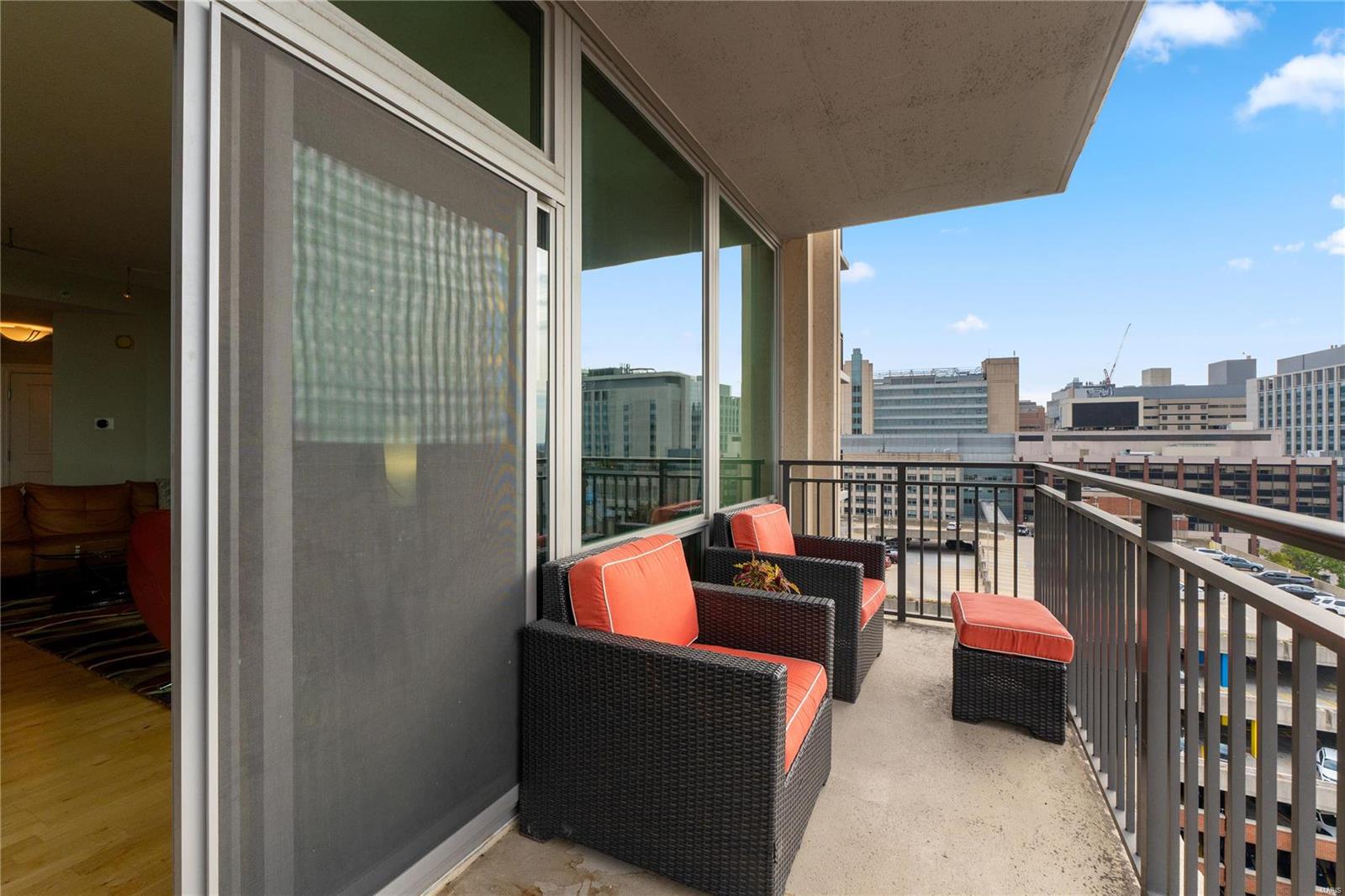 4909 Laclede Avenue Unit: 1306