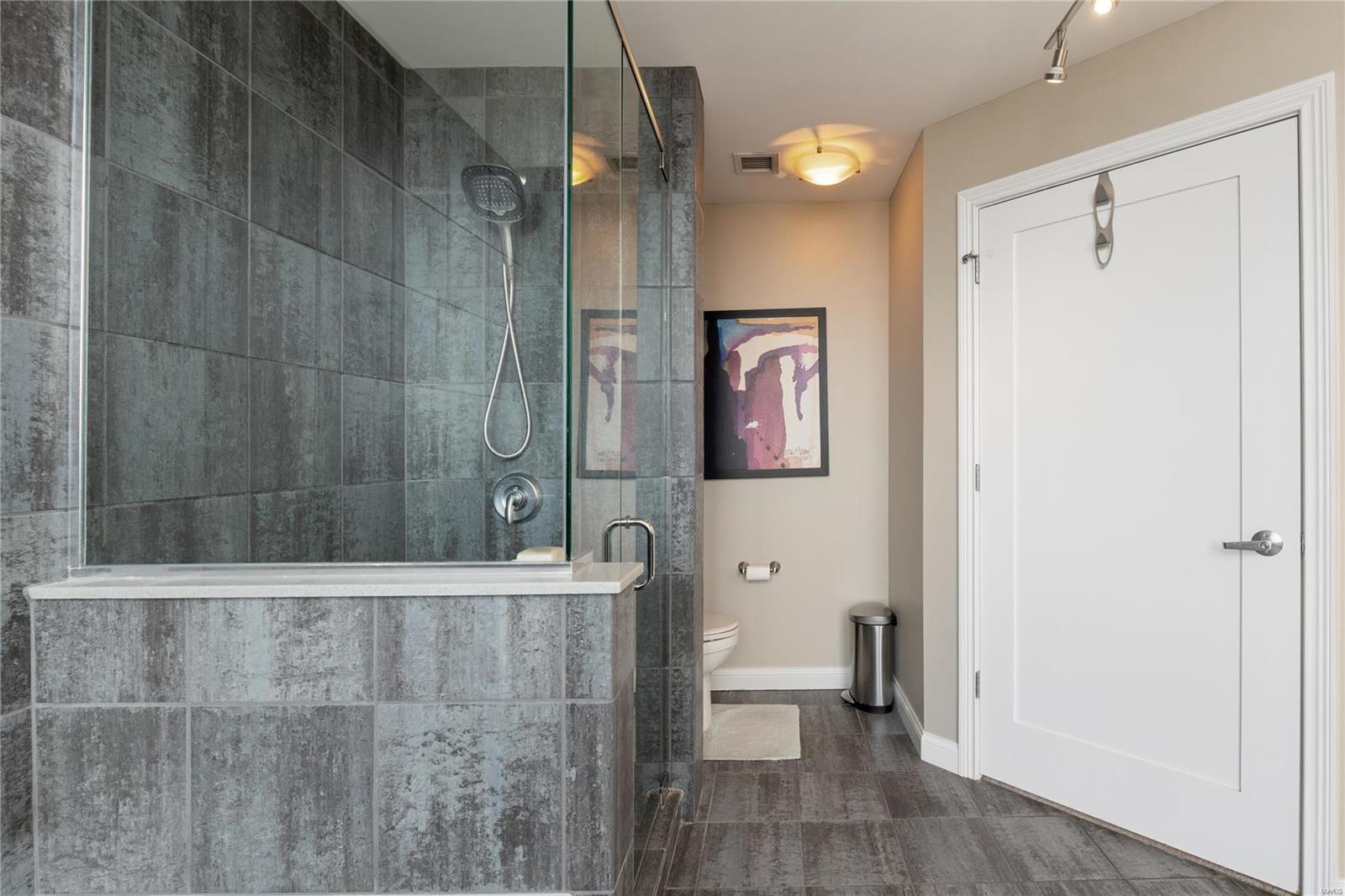 4909 Laclede Avenue Unit: 1306