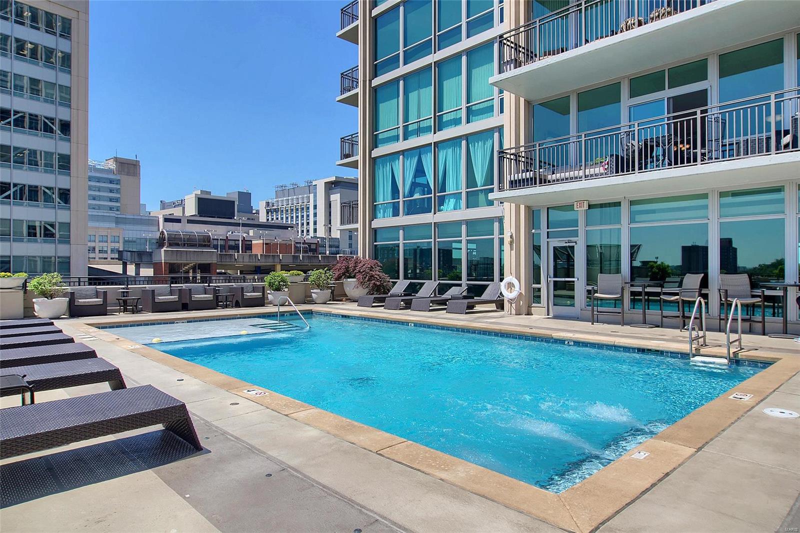 4909 Laclede Avenue Unit: 1306