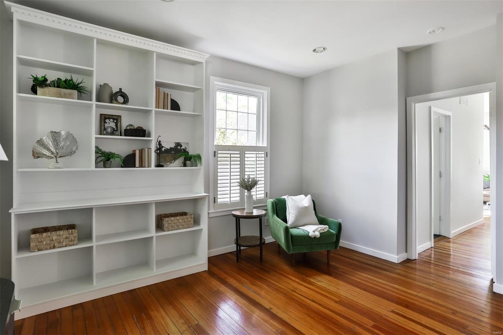 7521 Kingsbury Boulevard