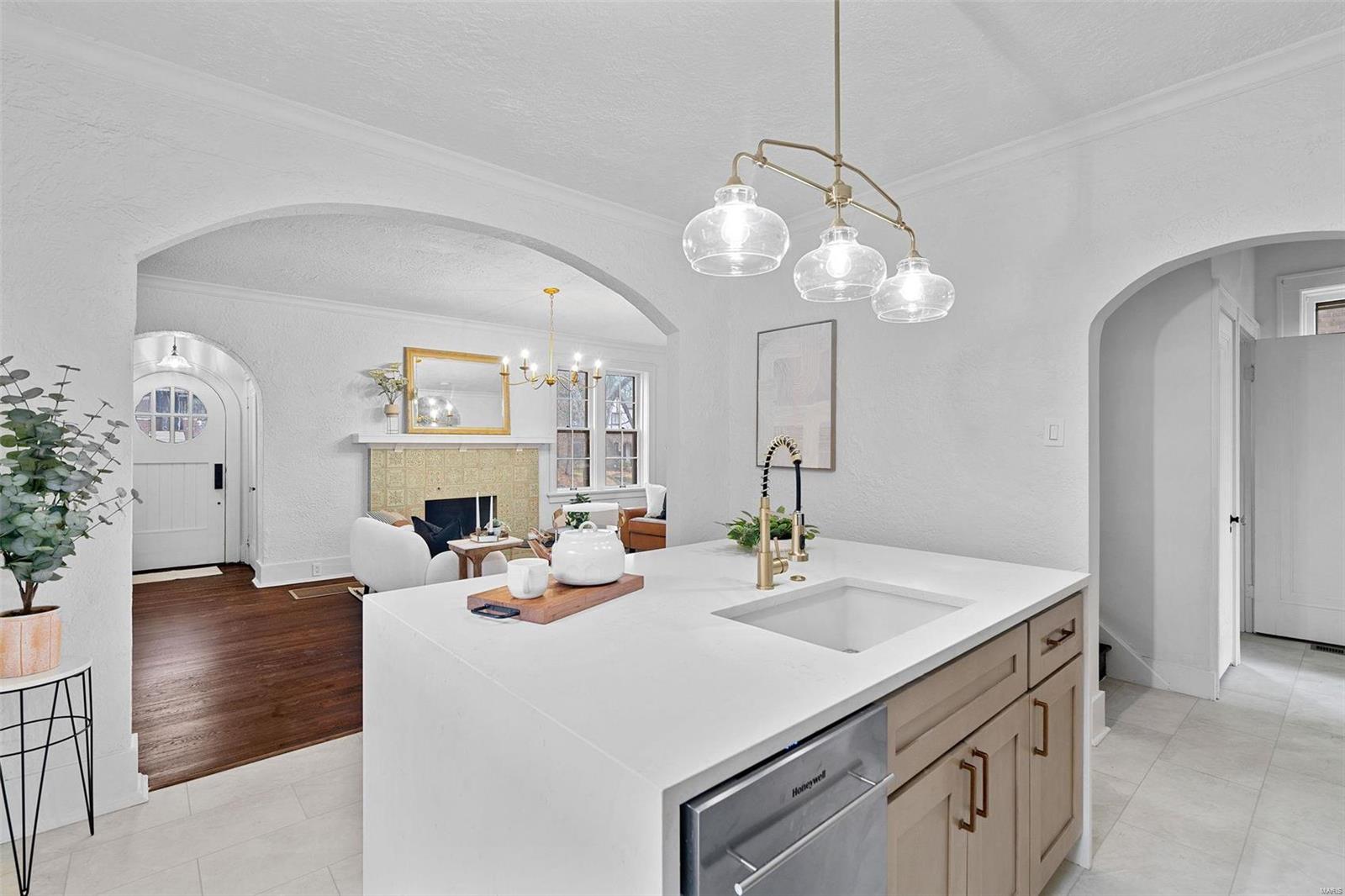 7605 Delmar Boulevard