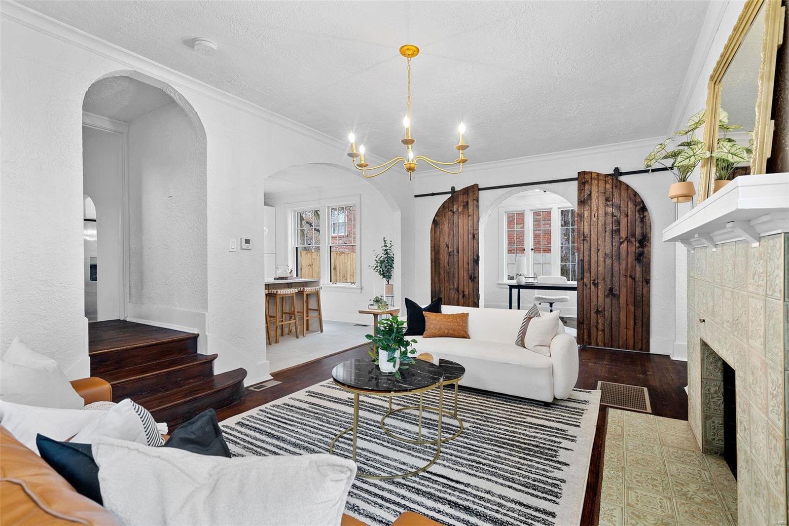 7605 Delmar Boulevard