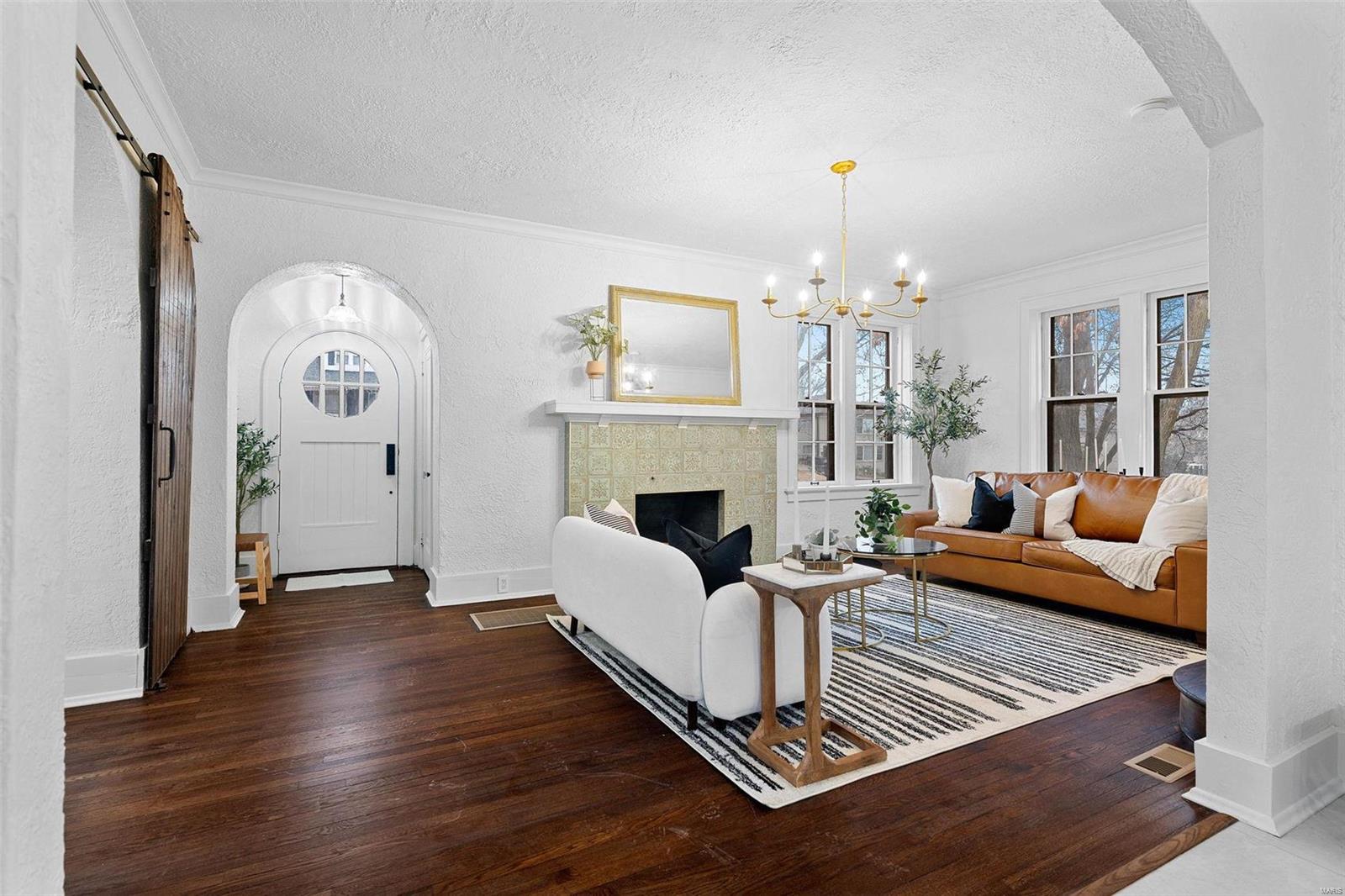 7605 Delmar Boulevard