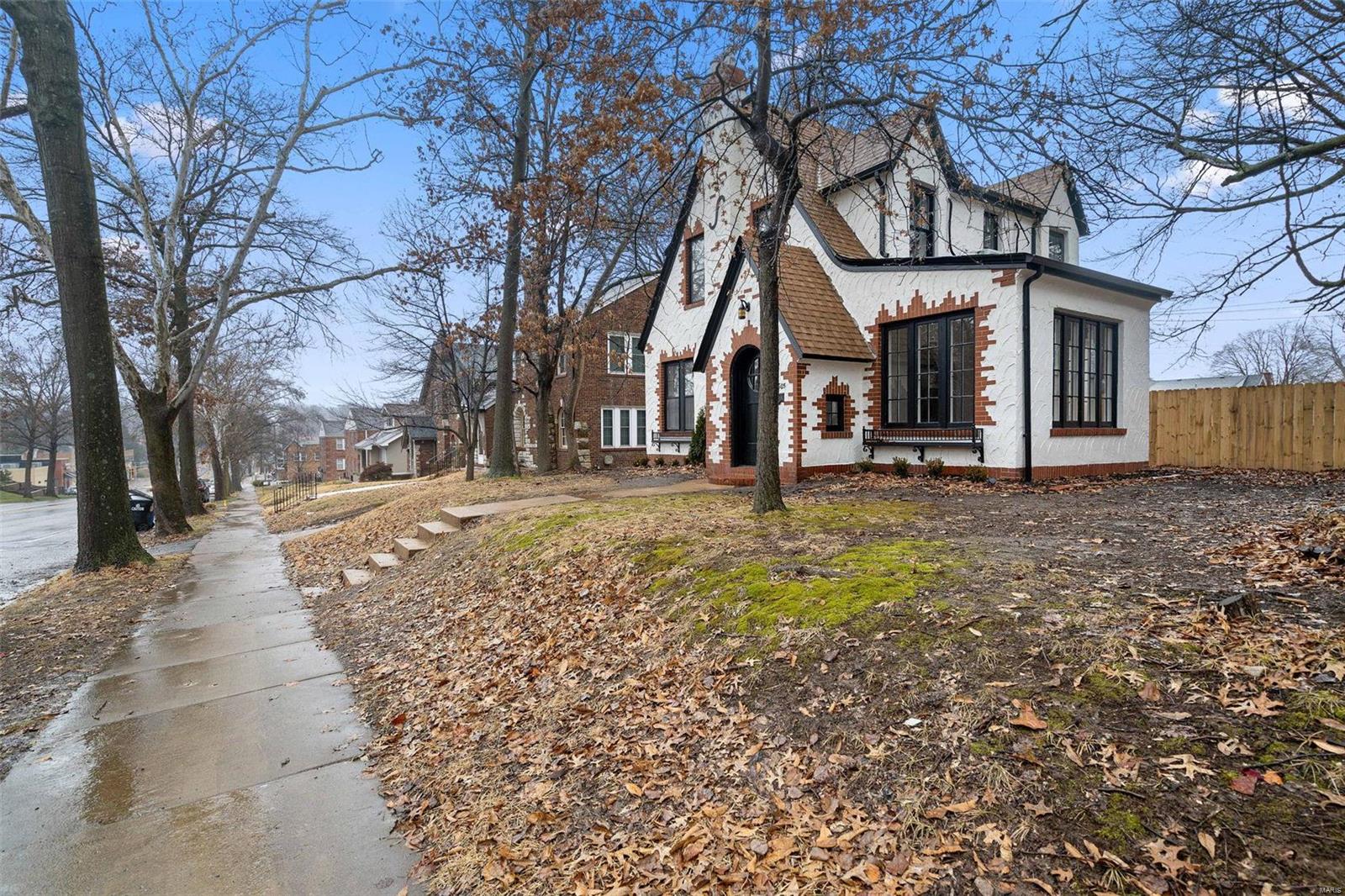 7605 Delmar Boulevard