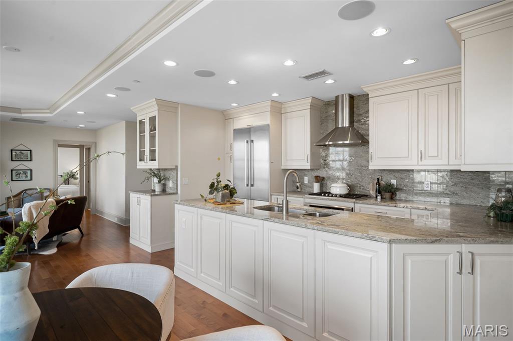 232 N Kingshighway Boulevard Unit: 2201