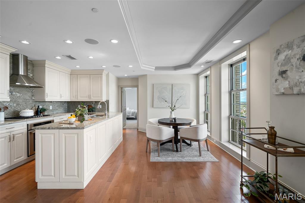 232 N Kingshighway Boulevard Unit: 2201
