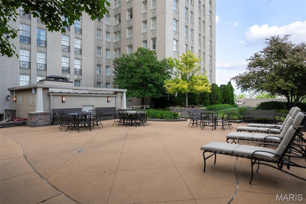 232 N Kingshighway Boulevard Unit: 2201
