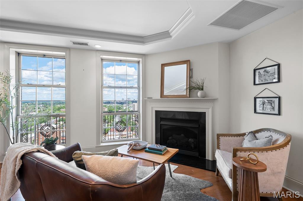 232 N Kingshighway Boulevard Unit: 2201