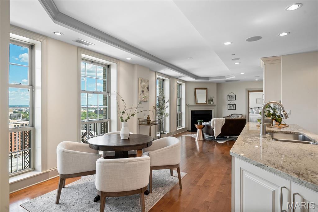 232 N Kingshighway Boulevard Unit: 2201