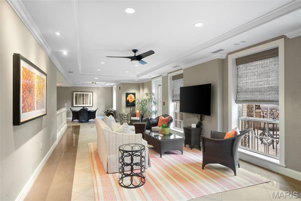 232 N Kingshighway Boulevard Unit: 2201