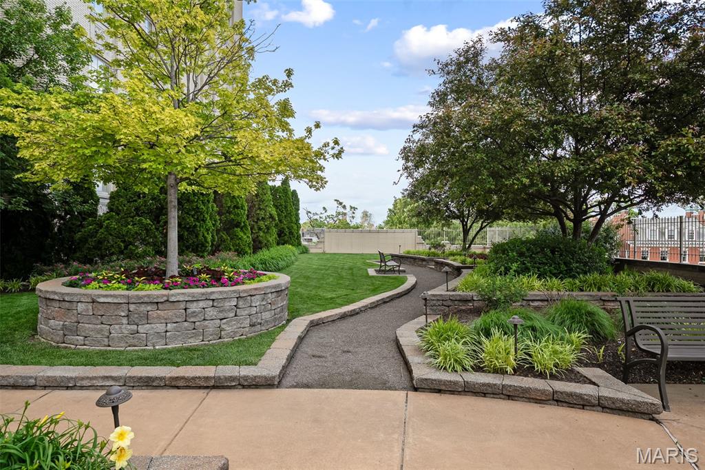 232 N Kingshighway Boulevard Unit: 2201
