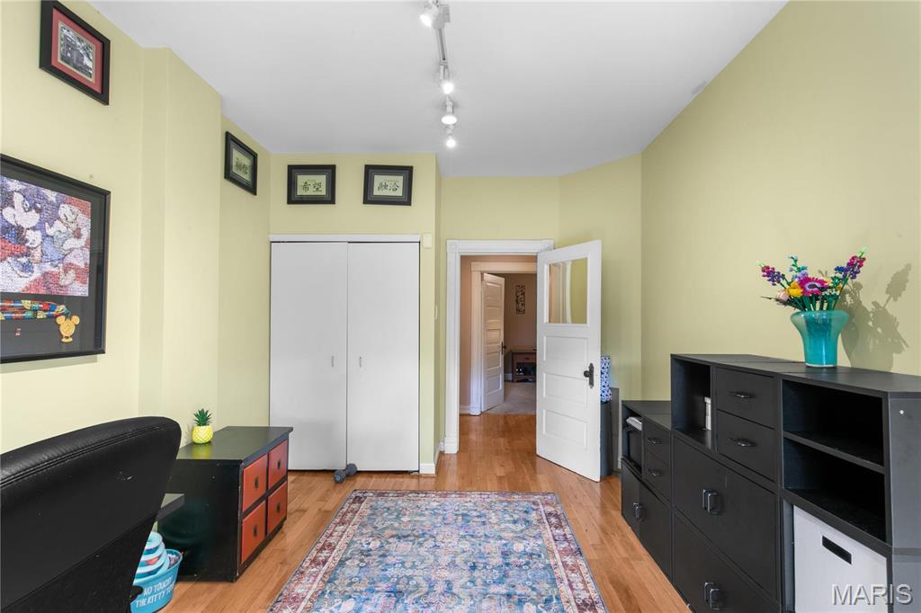 4486 Laclede Avenue Unit: 4486