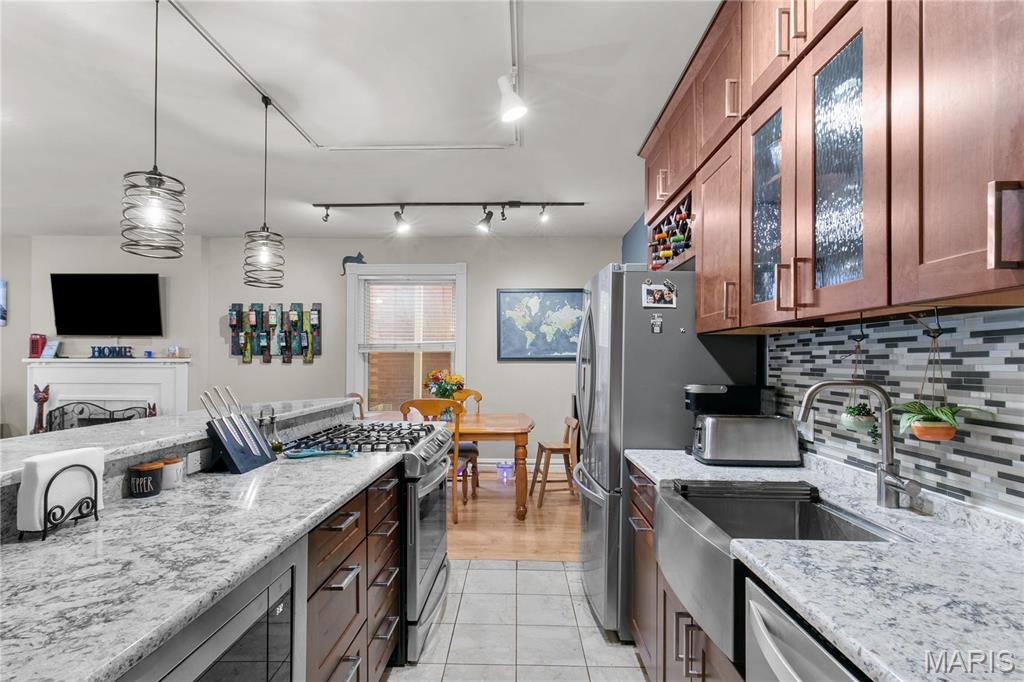 4486 Laclede Avenue Unit: 4486