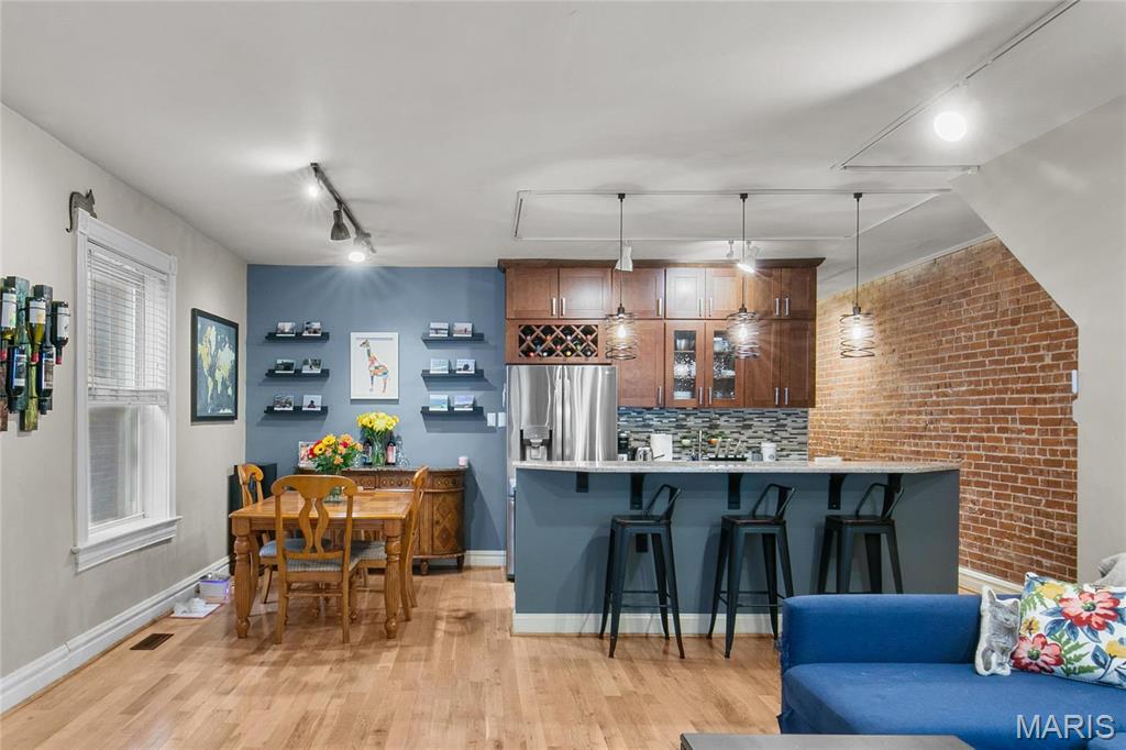 4486 Laclede Avenue Unit: 4486