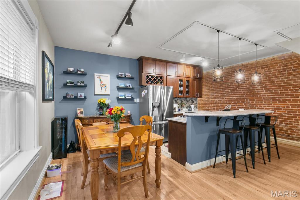 4486 Laclede Avenue Unit: 4486