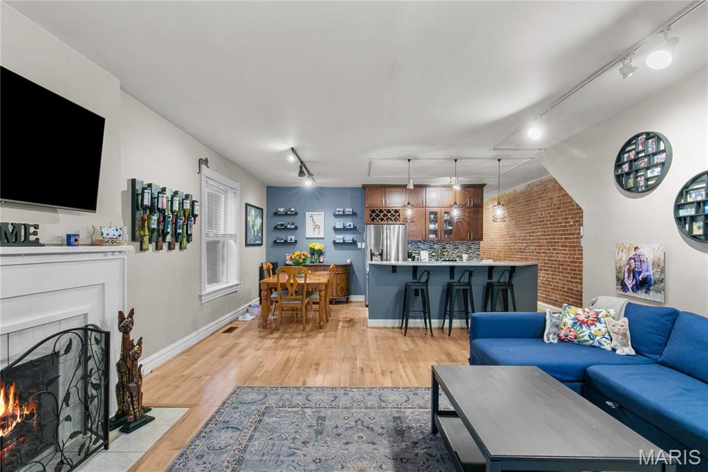 4486 Laclede Avenue Unit: 4486