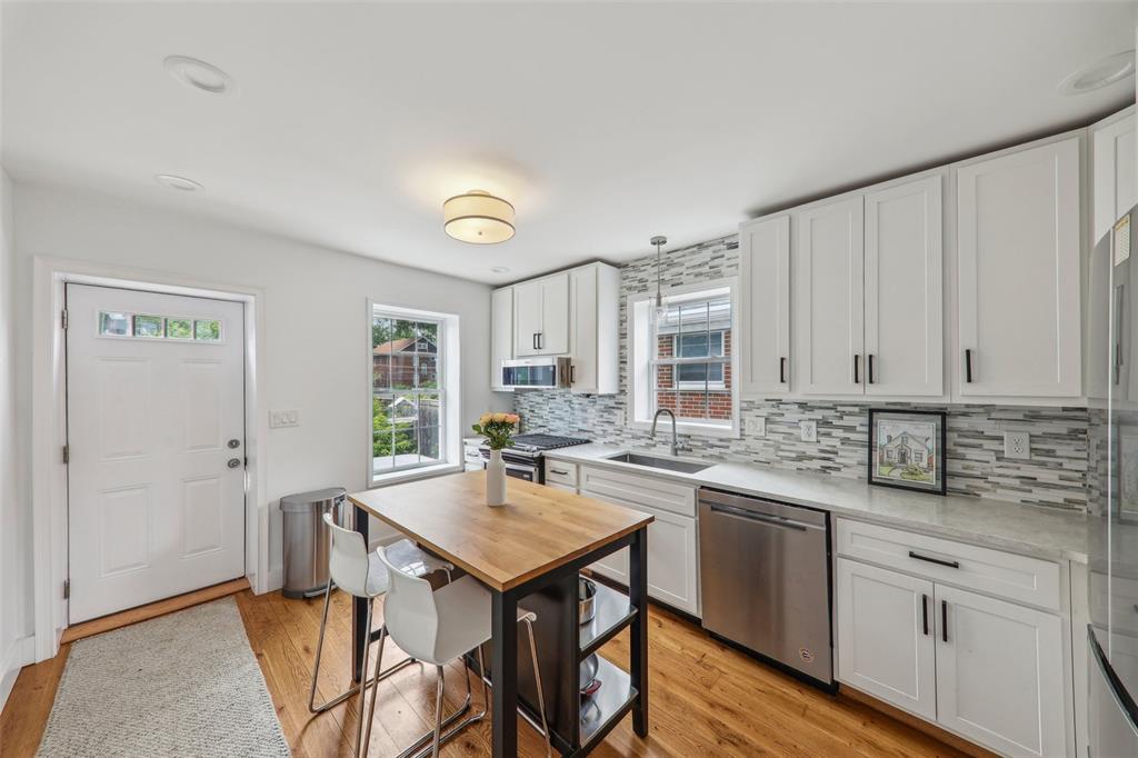 6708 Etzel Avenue