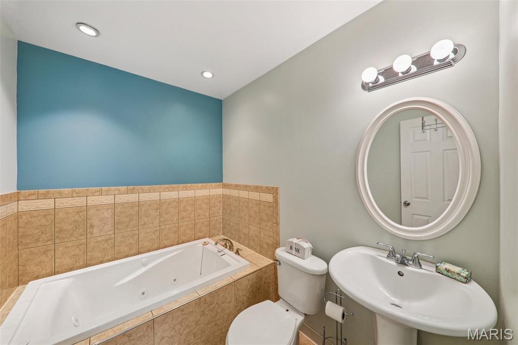 11111 Whispering Oaks Drive