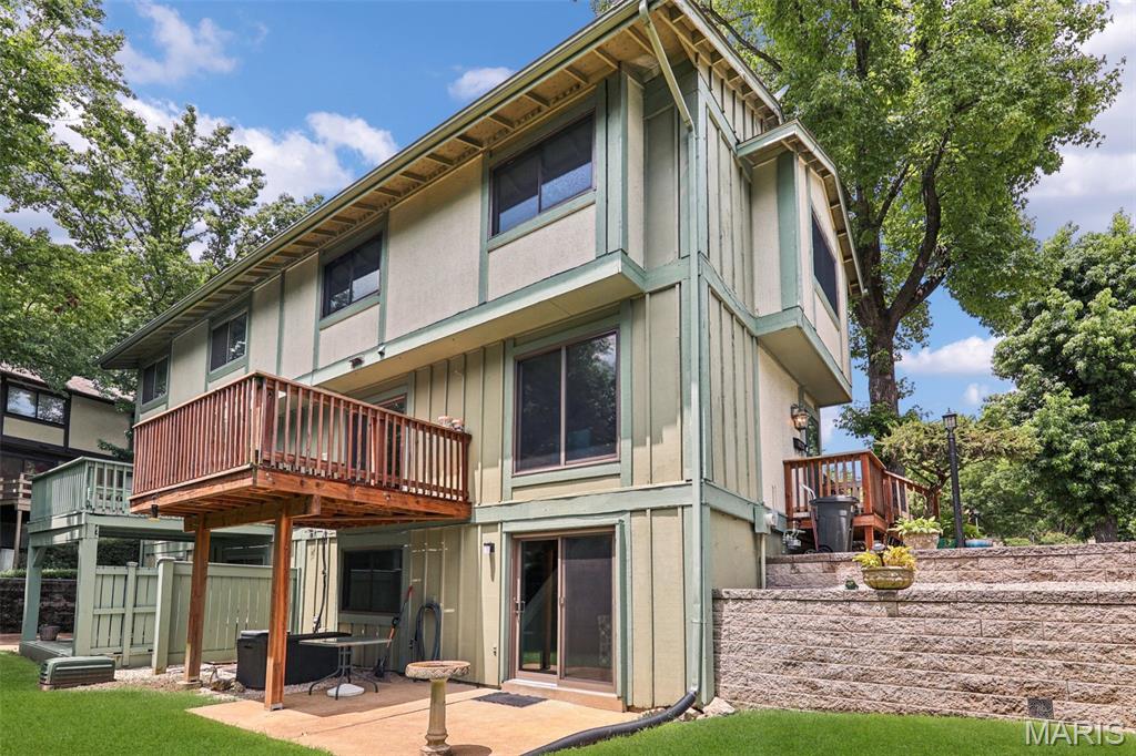 11111 Whispering Oaks Drive