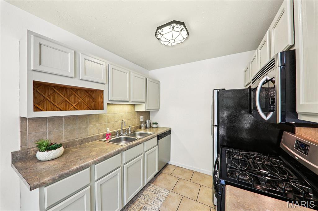 11111 Whispering Oaks Drive