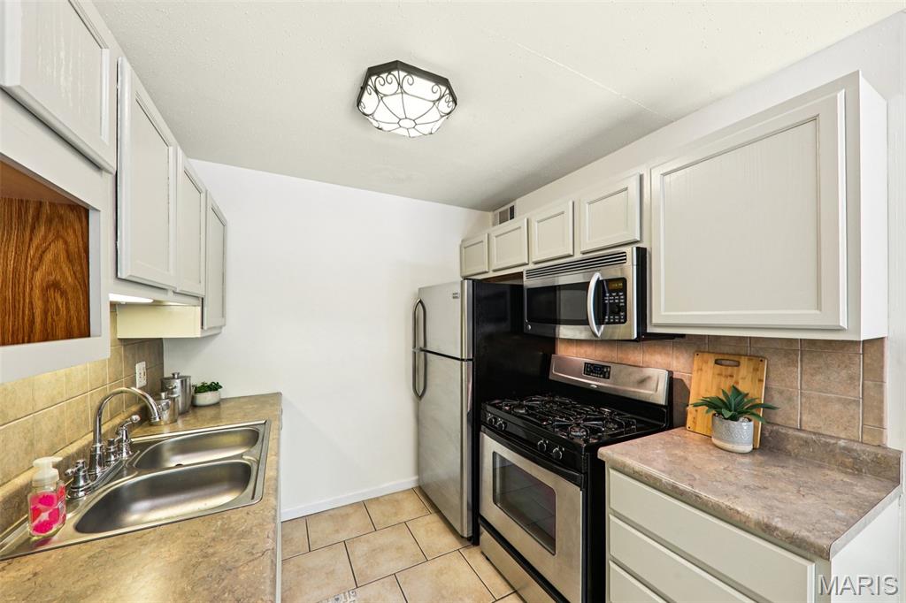 11111 Whispering Oaks Drive