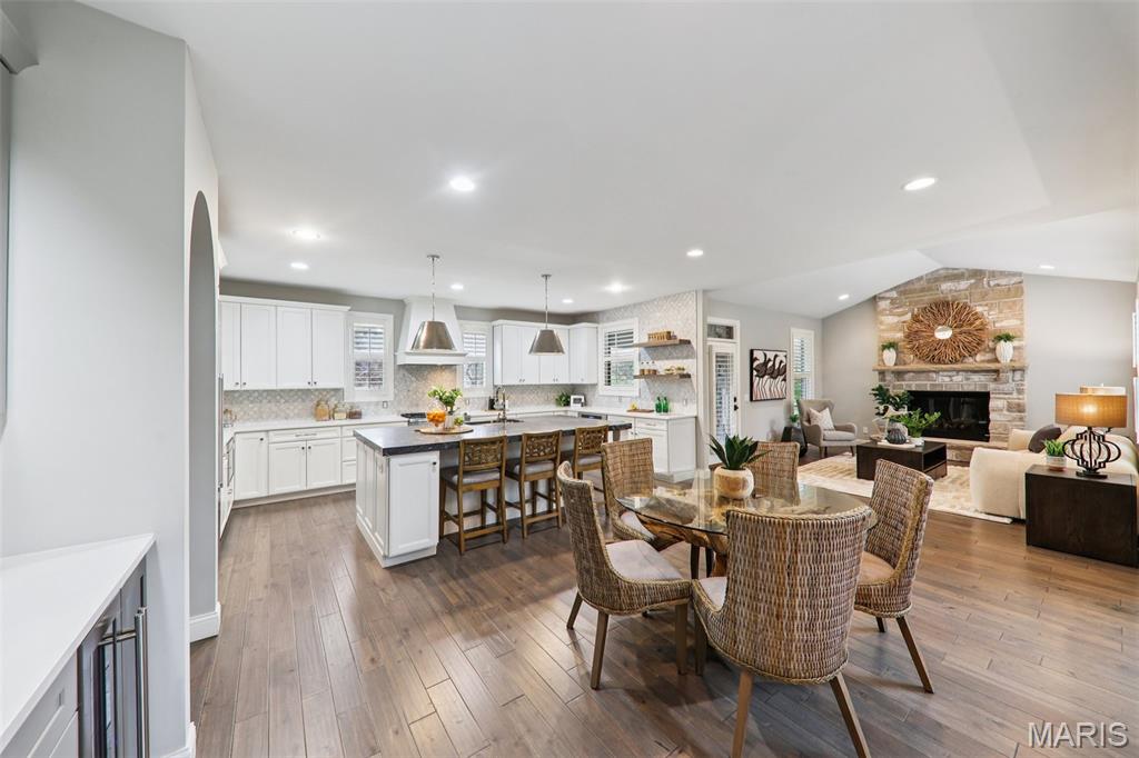 115 Ladue Pine Woods Place