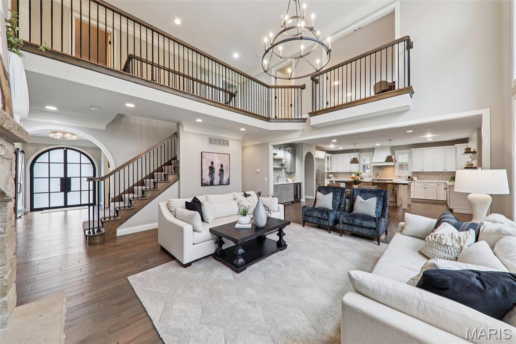 115 Ladue Pine Woods Place