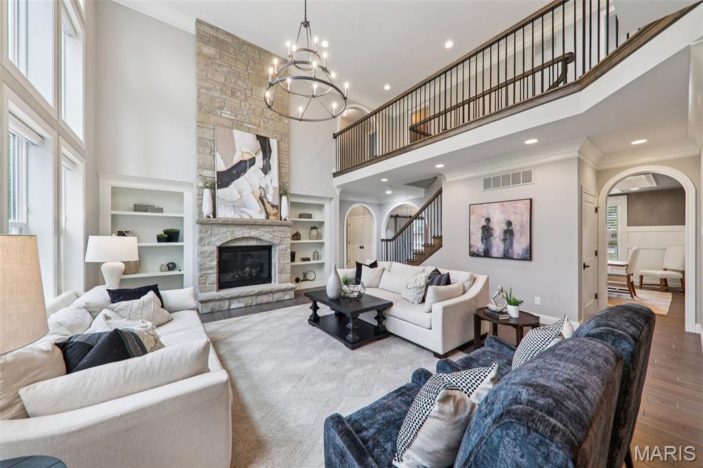 115 Ladue Pine Woods Place