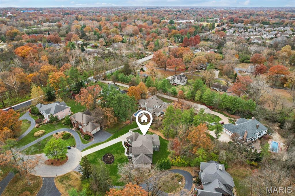 115 Ladue Pine Woods Place