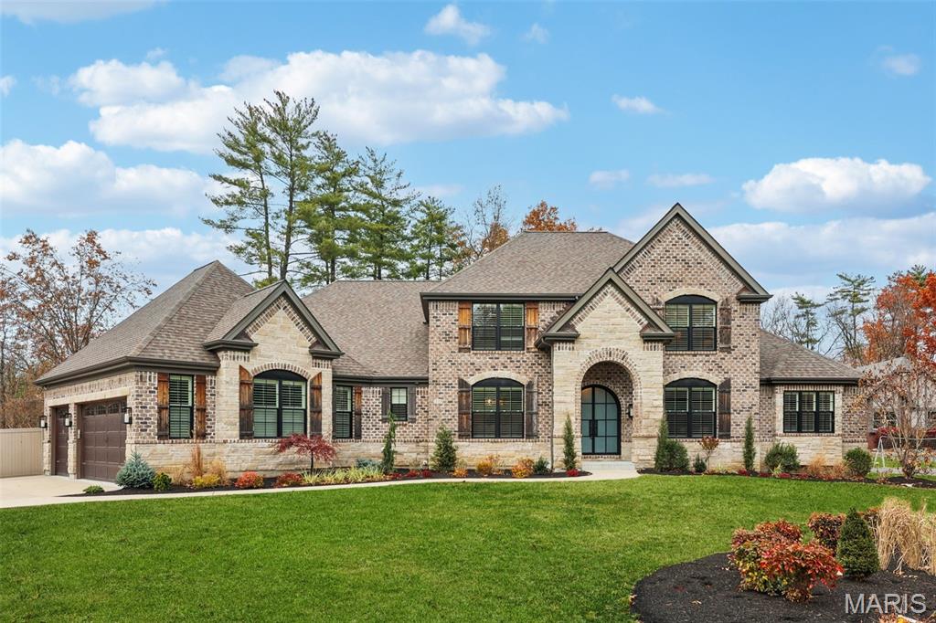 115 Ladue Pine Woods Place