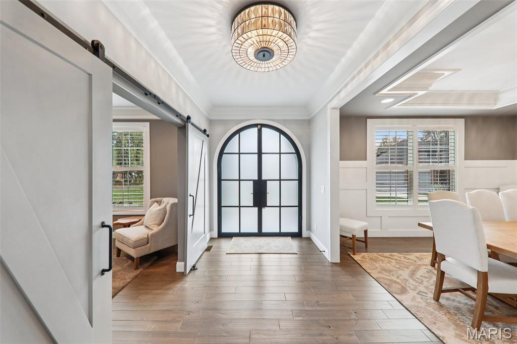 115 Ladue Pine Woods Place