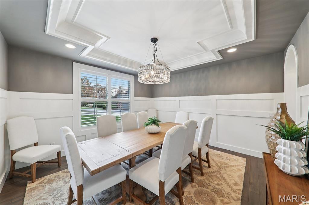 115 Ladue Pine Woods Place