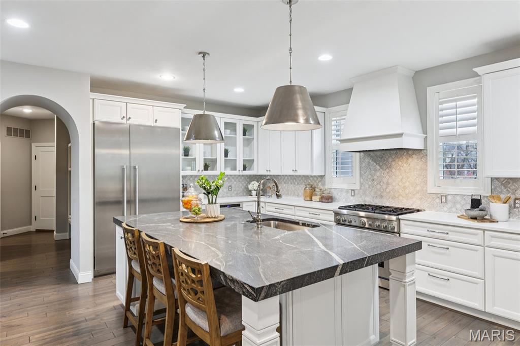 115 Ladue Pine Woods Place