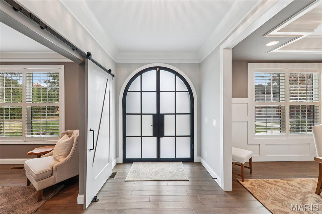 115 Ladue Pine Woods Place