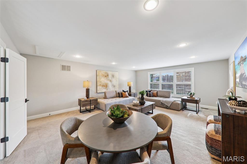 115 Ladue Pine Woods Place