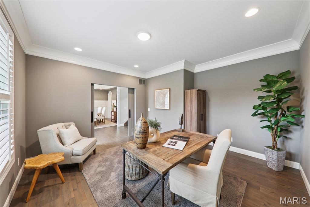 115 Ladue Pine Woods Place